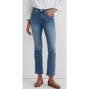 Madewell Women 25 Light Wash Denim "Mid Rise Kick Out" Cropped Ankle Jeans
